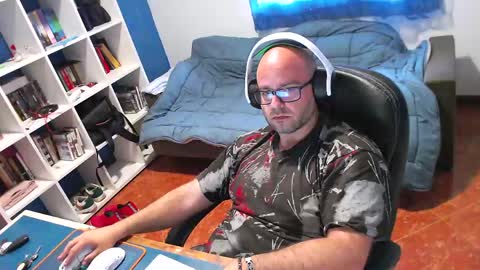 Snapshot of ravingr3d3 chatting on April 29, 2026, 5:30 pm ravingr3d3 online show from April 29, 2026, 5:30 pm
