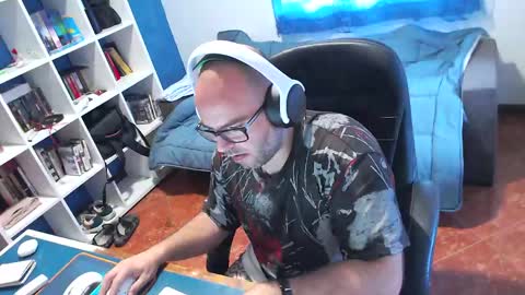Snapshot of ravingr3d3 chatting on April 30, 2026, 8:31 am ravingr3d3 online show from April 30, 2026, 8:31 am