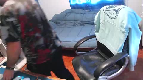 Snapshot of ravingr3d3 chatting on May 12, 2026, 8:11 am ravingr3d3 online show from May 12, 2026, 8:11 am