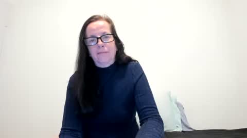 Ravishing Peach Goddess online show from March 11, 2026, 1:06 pm