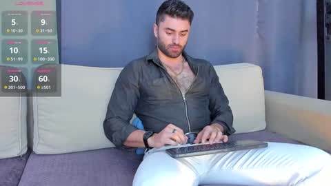 Snapshot of rawadam chatting on January 10, 2025, 7:14 am Adam online show from January 10, 2025, 7:14 am