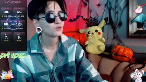 Snapshot of ray__taylor chatting on December 13, 2024, 10:45 pm Ray online show from December 13, 2024, 10:45 pm