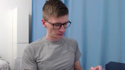 Snapshot of ray_booy chatting on November 27, 2025, 8:22 pm Ray Booy online show from November 27, 2025, 8:22 pm