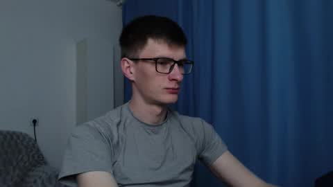 Snapshot of ray_booy chatting on December 4, 2025, 2:32 am Ray Booy online show from December 4, 2025, 2:32 am