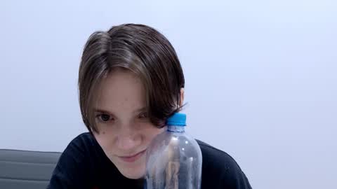 Ray-Ray online show from March 8, 2026, 2:04 am