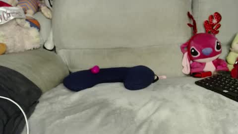 Ray  online show from December 17, 2025, 10:32 am