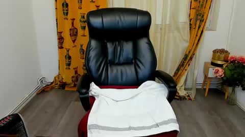 Snapshot of raylennem01 chatting on February 24, 2026, 6:11 am ray online show from February 24, 2026, 6:11 am