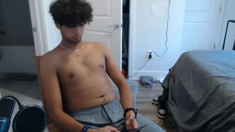 raymondg8596 online show from October 2, 2025, 6:48 pm