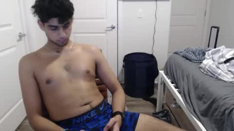 raymondg8596 online show from February 4, 2026, 12:38 am