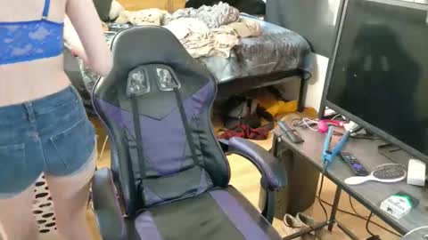 Snapshot of raynes_lair34 chatting on March 24, 2026, 6:46 pm raynes_lair34 online show from March 24, 2026, 6:46 pm