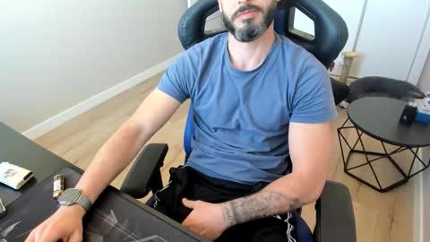 raysexparty online show from April 4, 2026, 10:57 am