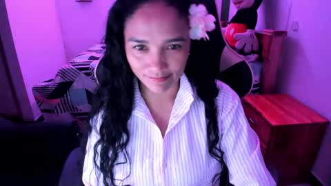 Snapshot of rayza_mature_ chatting on May 6, 2026, 11:32 pm Danna online show from May 6, 2026, 11:32 pm
