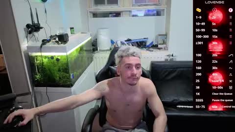 Rayzel online show from February 17, 2026, 11:00 pm