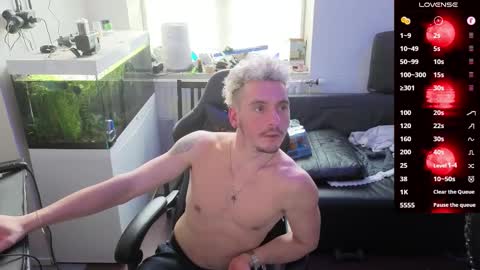 Rayzel online show from February 19, 2026, 1:07 pm