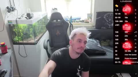 Rayzel online show from April 1, 2026, 11:33 am