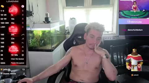 Rayzel online show from June 8, 2026, 1:33 pm