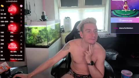 Snapshot of rayzel_white chatting on June 2, 2026, 5:15 pm Rayzel White online show from June 2, 2026, 5:15 pm