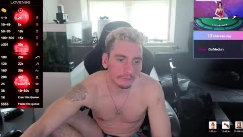 Snapshot of rayzel_white chatting on June 6, 2026, 2:11 pm Rayzel White online show from June 6, 2026, 2:11 pm