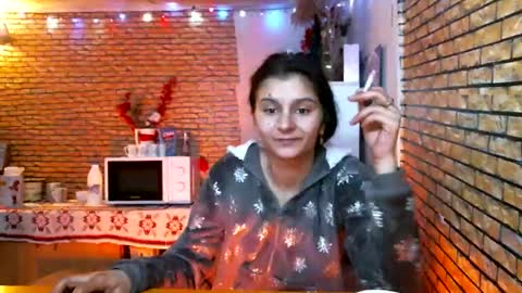 real_coupl3 online show from February 8, 2026, 8:51 am