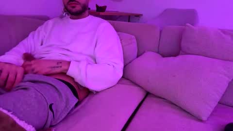 realdeal2000 online show from April 19, 2026, 11:18 pm