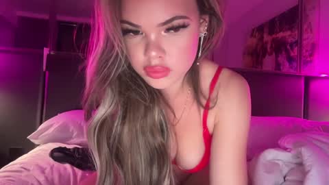 Snapshot of realjadebri chatting on December 19, 2024, 4:56 am Jade online show from December 19, 2024, 4:56 am