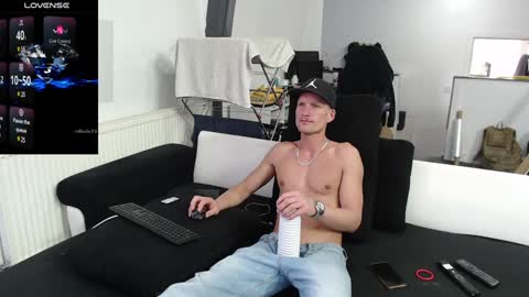 Snapshot of reallyman7 chatting on December 14, 2024, 11:39 am Ask me online show from December 14, 2024, 11:39 am