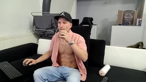 Snapshot of reallyman7 chatting on February 10, 2025, 12:19 am Ask me online show from February 10, 2025, 12:19 am