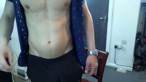 Snapshot of reallyman7 chatting on May 22, 2026, 8:21 am Ask me online show from May 22, 2026, 8:21 am