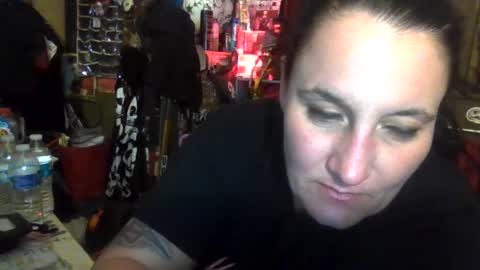 reallyredrum69th online show from October 14, 2025, 5:52 am