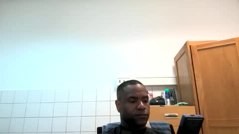 Snapshot of realreyblack chatting on April 6, 2026, 5:14 pm Rey online show from April 6, 2026, 5:14 pm