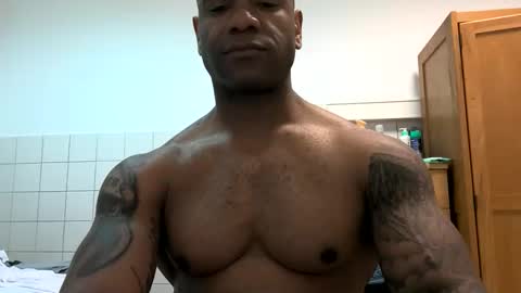Snapshot of realreyblack chatting on April 23, 2026, 8:00 pm Rey online show from April 23, 2026, 8:00 pm