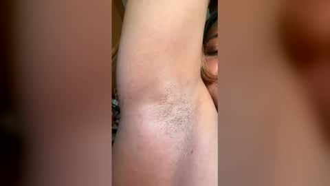 Snapshot of realwetpussy32 chatting on April 1, 2026, 7:44 pm realwetpussy32 online show from April 1, 2026, 7:44 pm