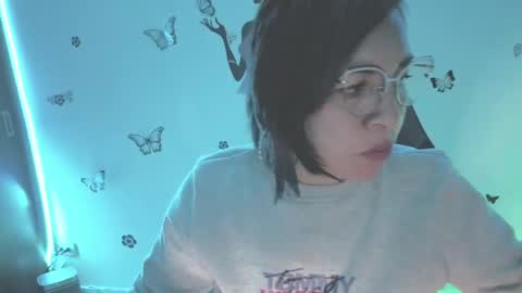 Rebbeca online show from April 12, 2026, 10:31 am