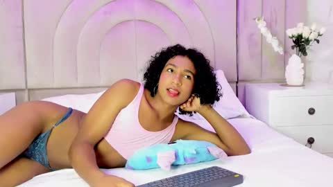 Rebeca online show from December 18, 2025, 11:49 am