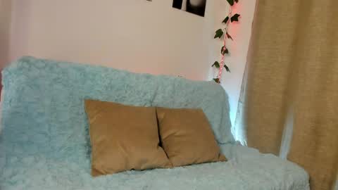 Rebeca Marchetti online show from April 11, 2026, 9:30 pm