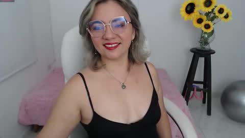 REBECA online show from September 23, 2025, 12:30 pm