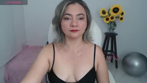 REBECA online show from October 6, 2025, 1:08 pm