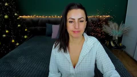 Snapshot of rebecca_diamonds chatting on January 8, 2025, 9:00 am rebecca_diamonds online show from January 8, 2025, 9:00 am