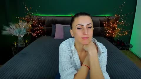 Snapshot of rebecca_diamonds chatting on February 6, 2025, 2:37 pm rebecca_diamonds online show from February 6, 2025, 2:37 pm