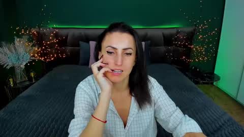 Snapshot of rebecca_diamonds chatting on March 2, 2025, 3:16 pm rebecca_diamonds online show from March 2, 2025, 3:16 pm