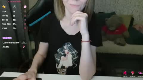 RebesaOlset online show from October 5, 2025, 3:21 pm