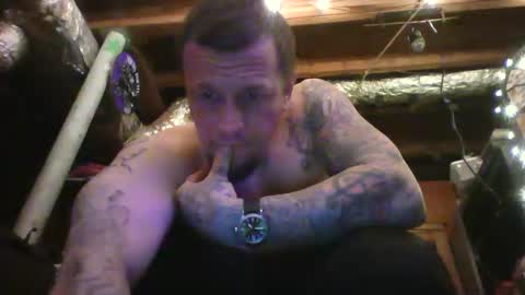 Snapshot of recka810 chatting on February 22, 2025, 9:56 am recka810 online show from February 22, 2025, 9:56 am