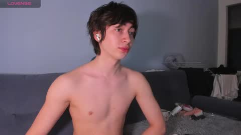 Snapshot of recklessalan chatting on April 27, 2026, 12:25 pm Alan online show from April 27, 2026, 12:25 pm