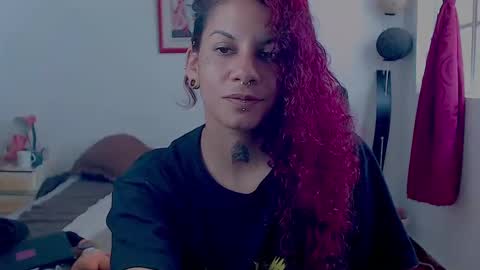 Snapshot of red_savage_ chatting on February 7, 2025, 5:07 pm Instagram Valerie yourdream online show from February 7, 2025, 5:07 pm