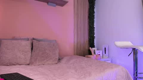 Snapshot of red_velvet____ chatting on February 24, 2025, 5:31 pm Stefany online show from February 24, 2025, 5:31 pm