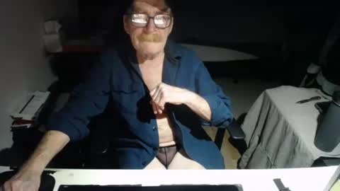 Red online show from May 10, 2026, 6:07 am
