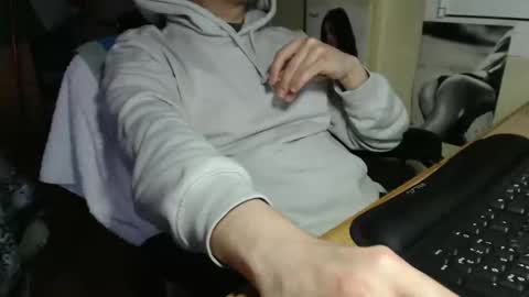 Red online show from March 1, 2026, 4:53 pm