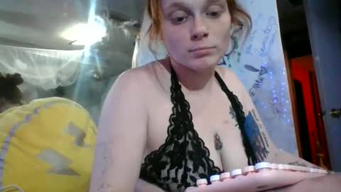 Lenae Redd online show from April 3, 2026, 4:54 am