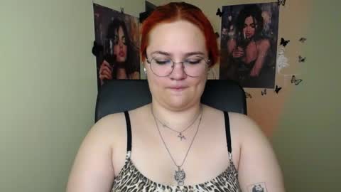 Snapshot of redhotqueen1 chatting on July 8, 2026, 12:09 pm Rina online show from July 8, 2026, 12:09 pm