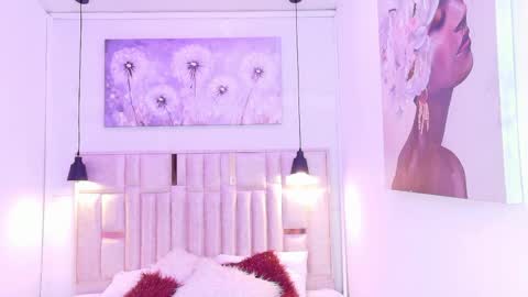 Lili Lopez online show from May 27, 2026, 1:57 am